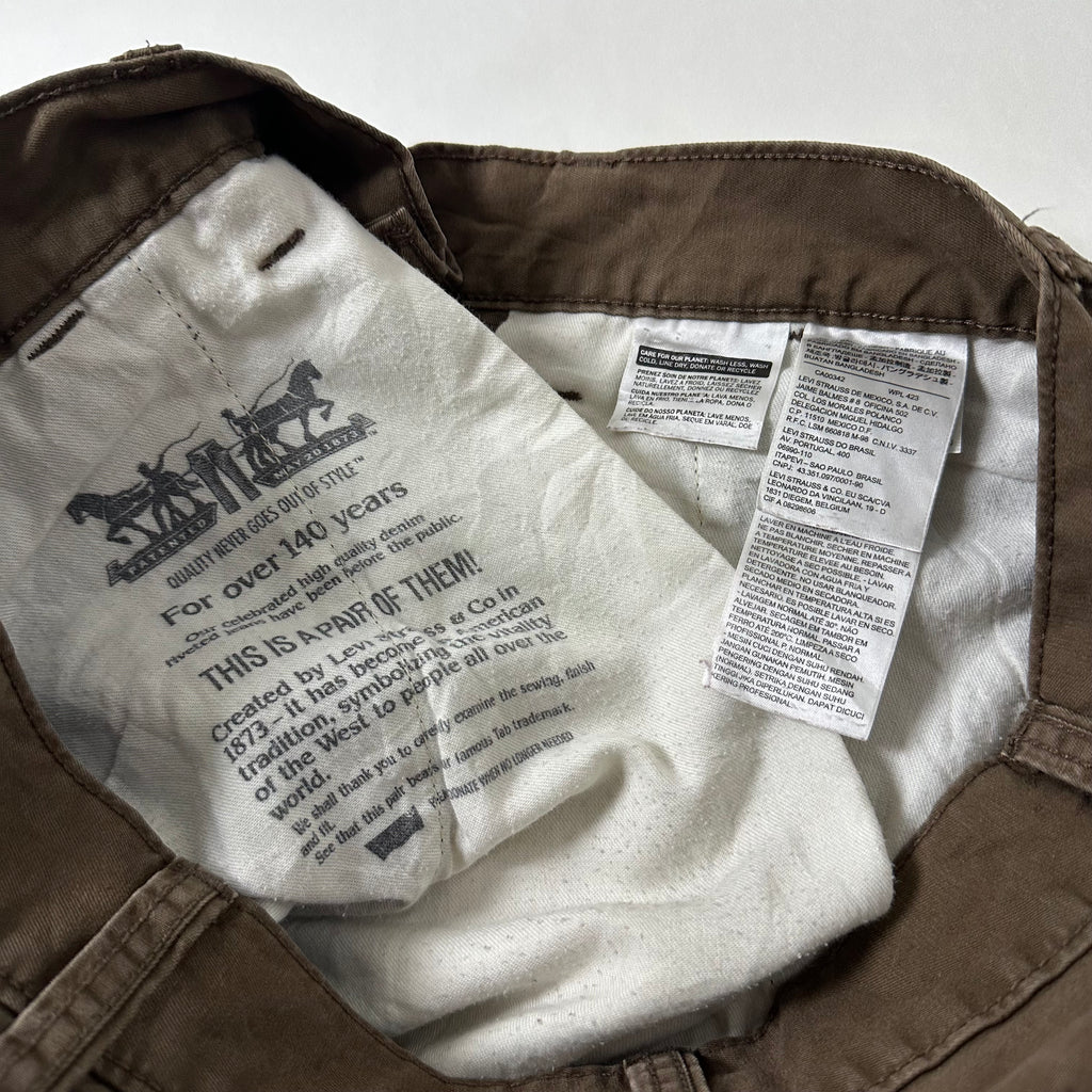 Levi’s Baggy Cargo Shorts in Choco Brown (Size 36) — SOLD