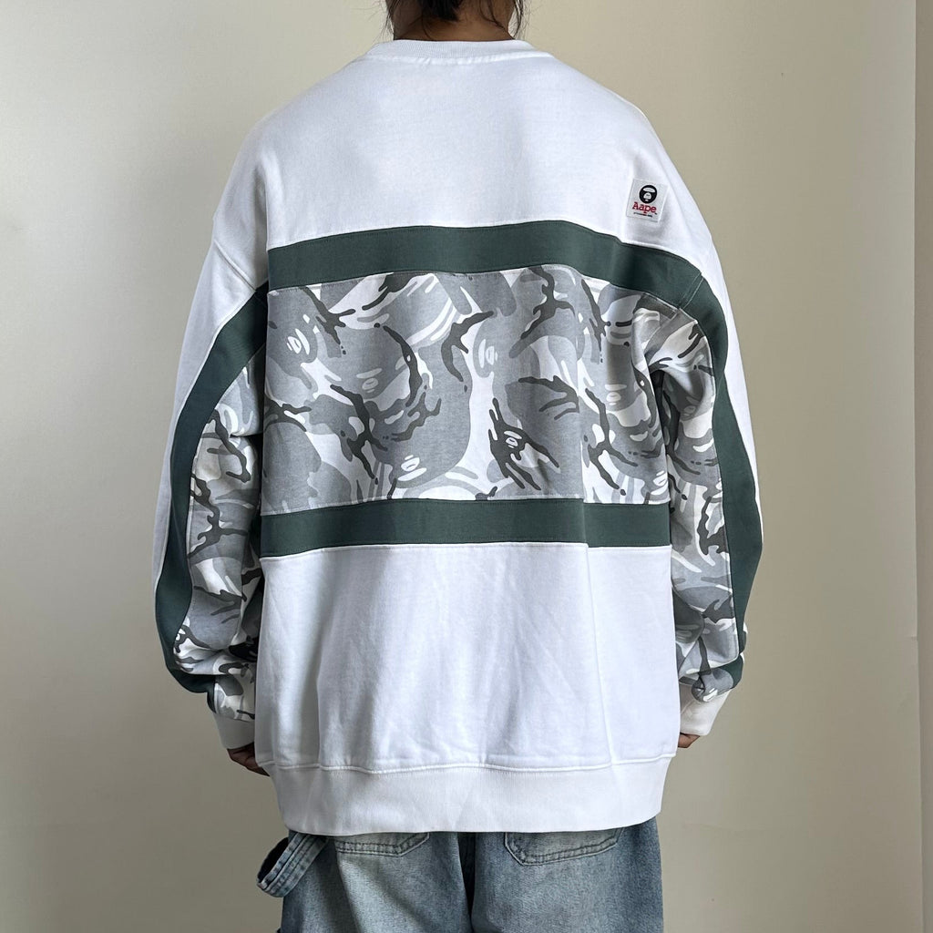 AAPE Crewneck Sweatshirt in White (Size XL)