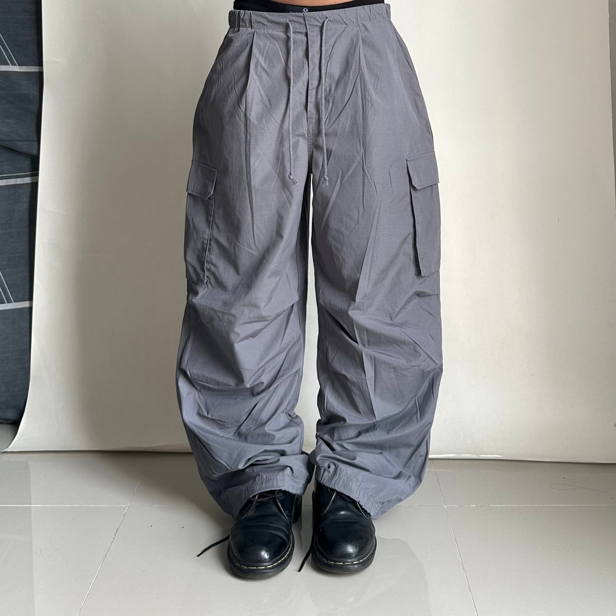 GU Parachute Cargo Pants in Gray (Size 28-34)