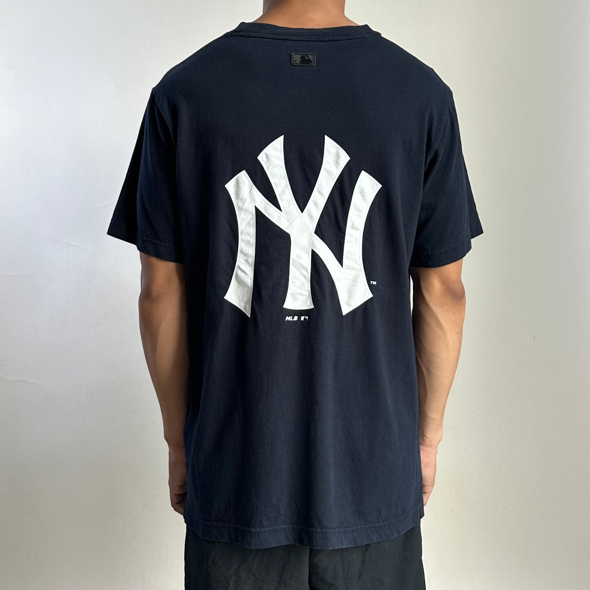 MLB New York Yankees T-Shirt in Navy Blue (Size Medium)