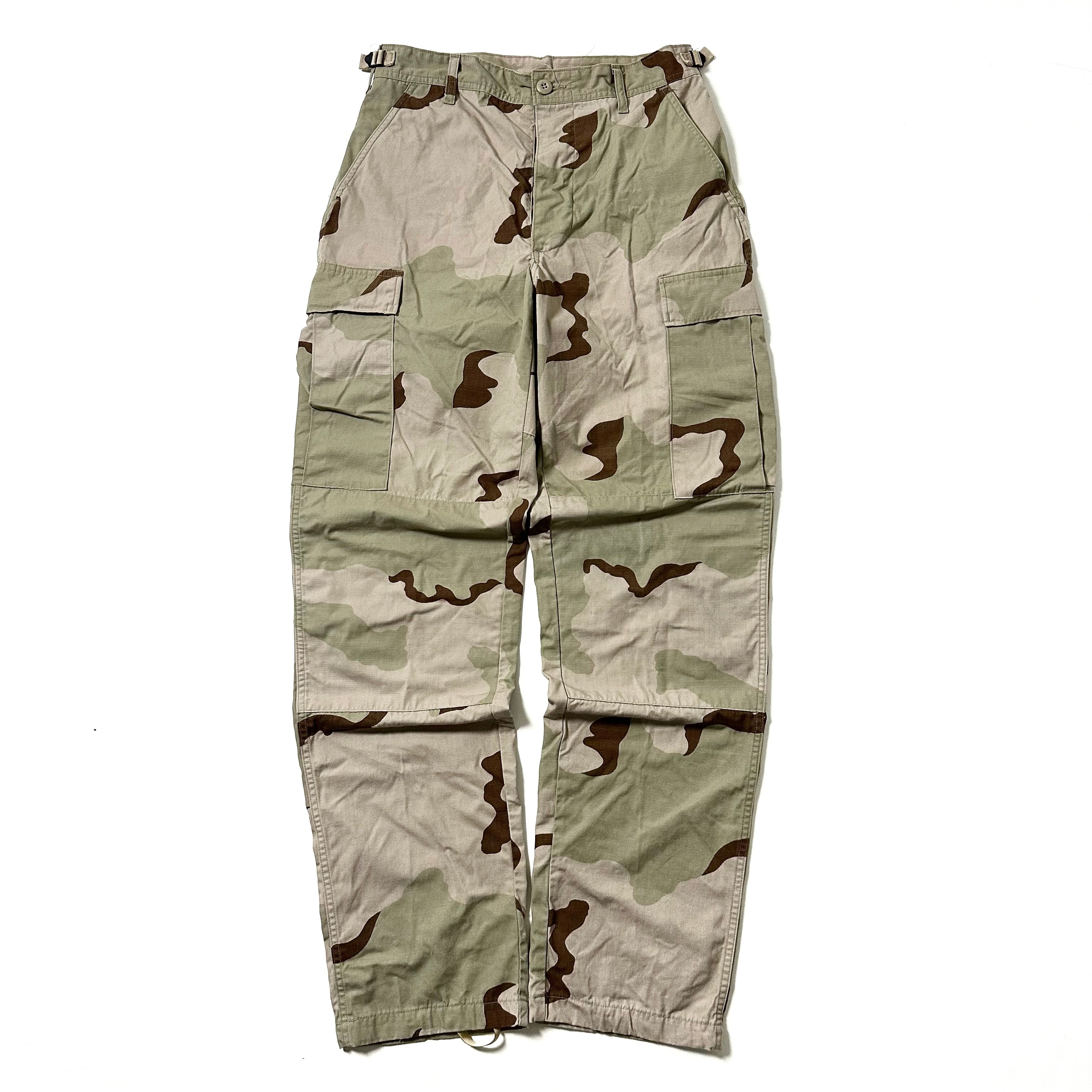 U.S. Cargo Combat Pants in Desert Camo pattern Size Small (27-31)