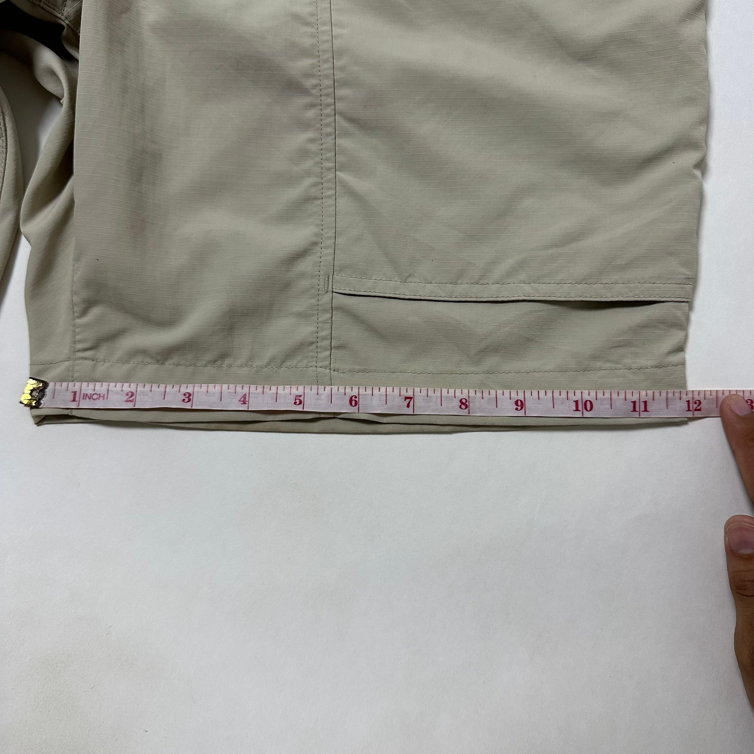 Uniqlo Geared Shorts Beige (Size 33-36)