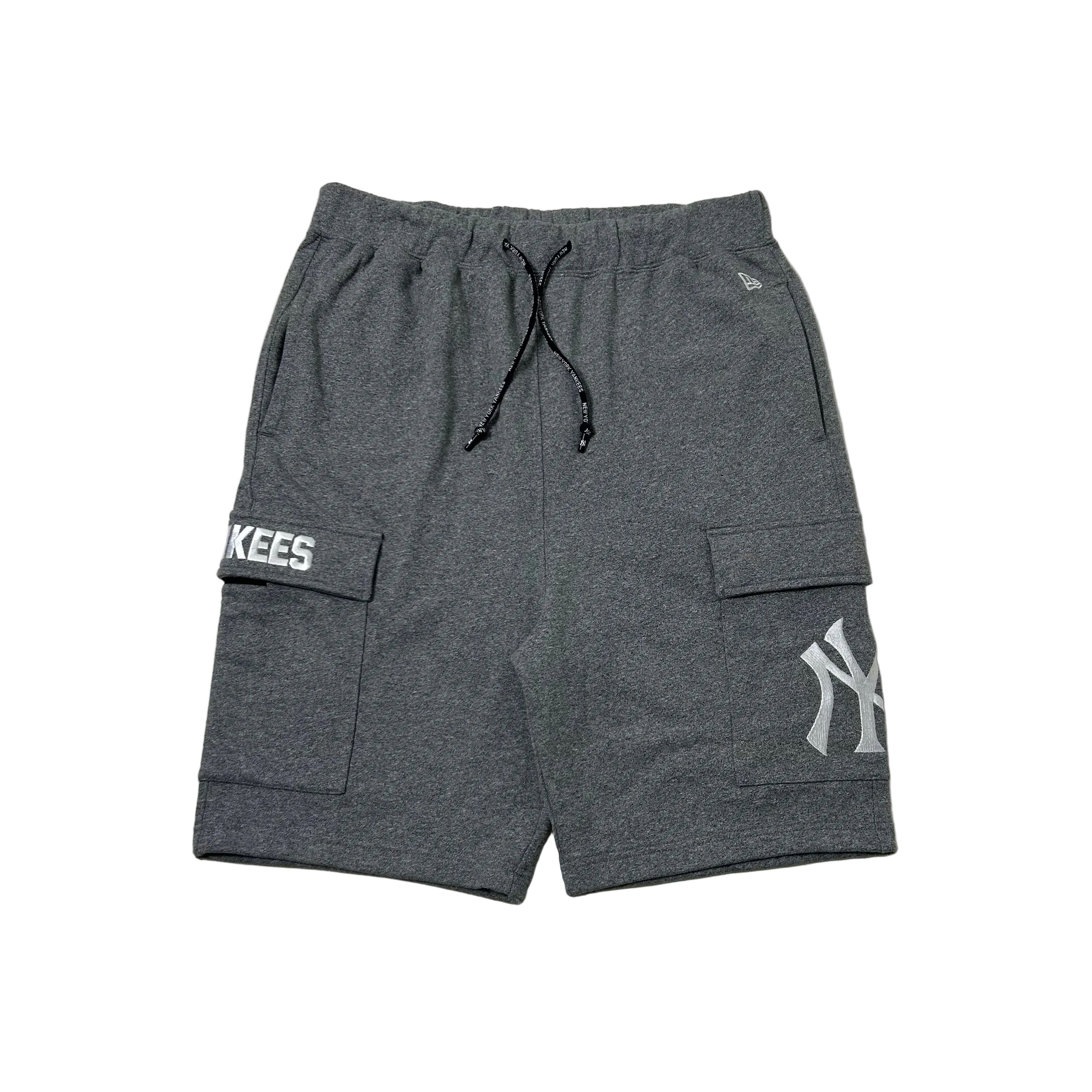 NEW ERA NY Yankees Cargo Sweatshort in Gray (Size XL 34-40) — SOLD