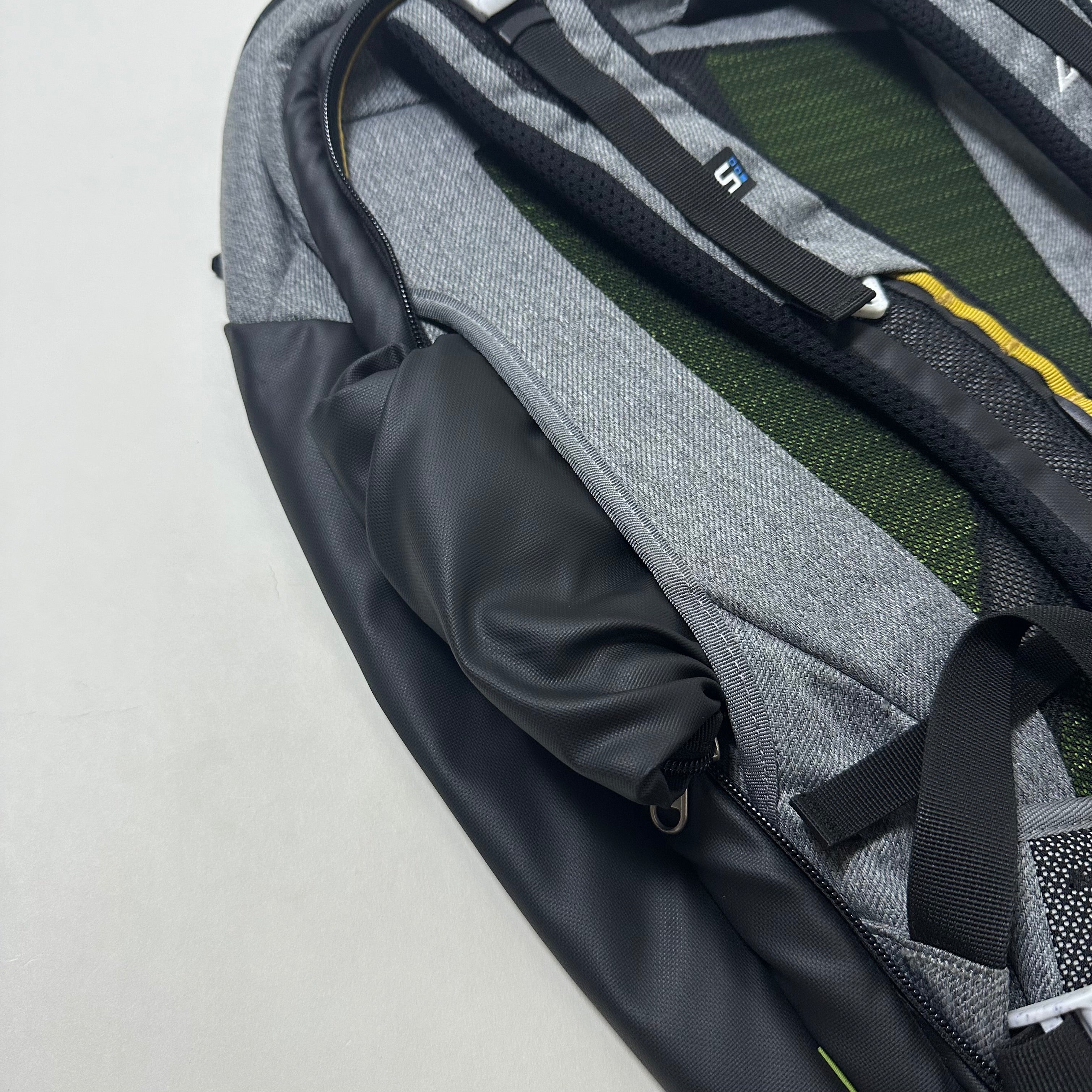 Kathmandu Litehaul 38L Carry-On Cabin Sized Travel Pack Shoulder Bag Backpack Med Grey 38LTR
