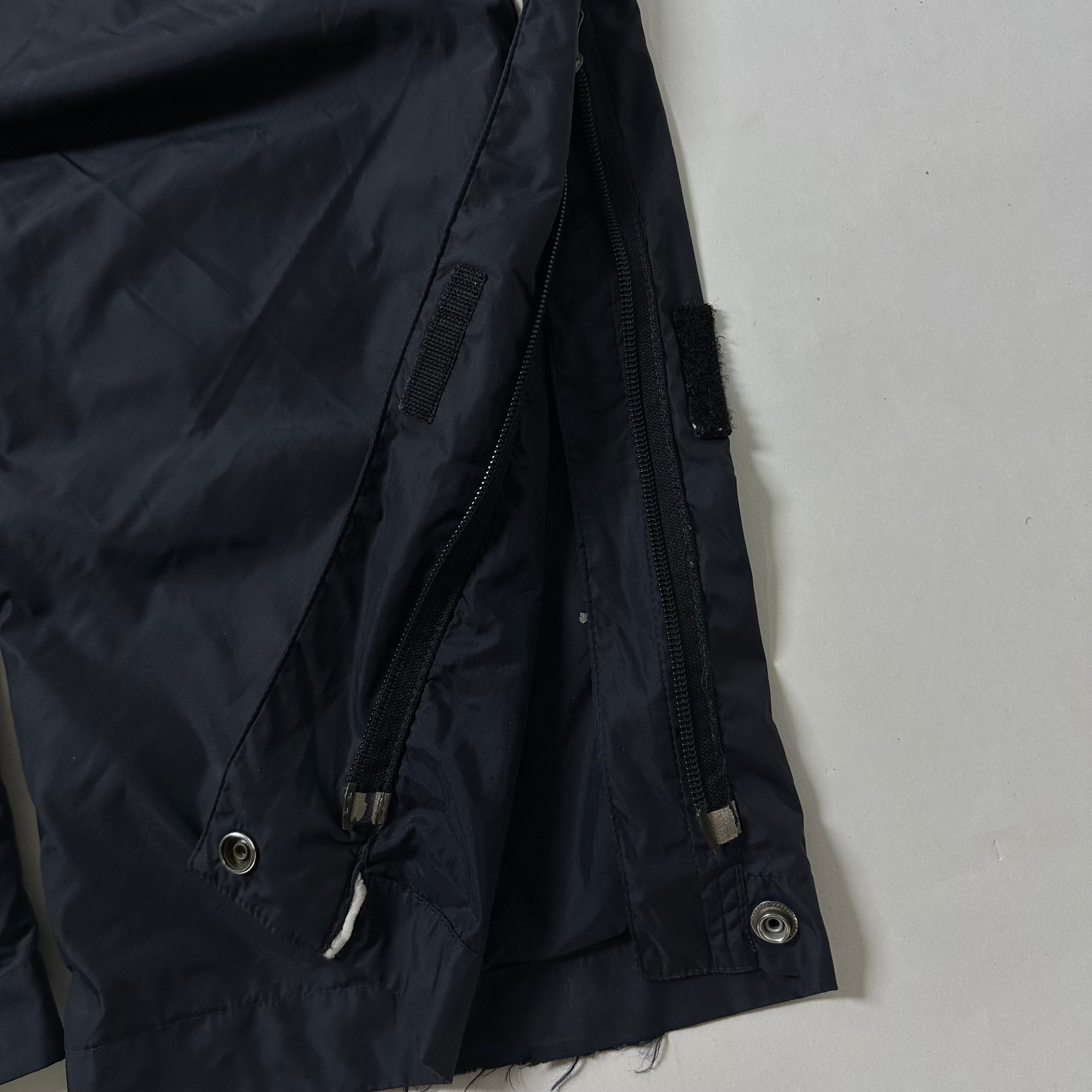 Vintage Y2K Nike Track Pants in Black (Size 32-38)