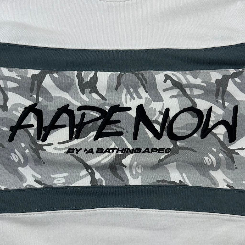 AAPE Crewneck Sweatshirt in White (Size XL)