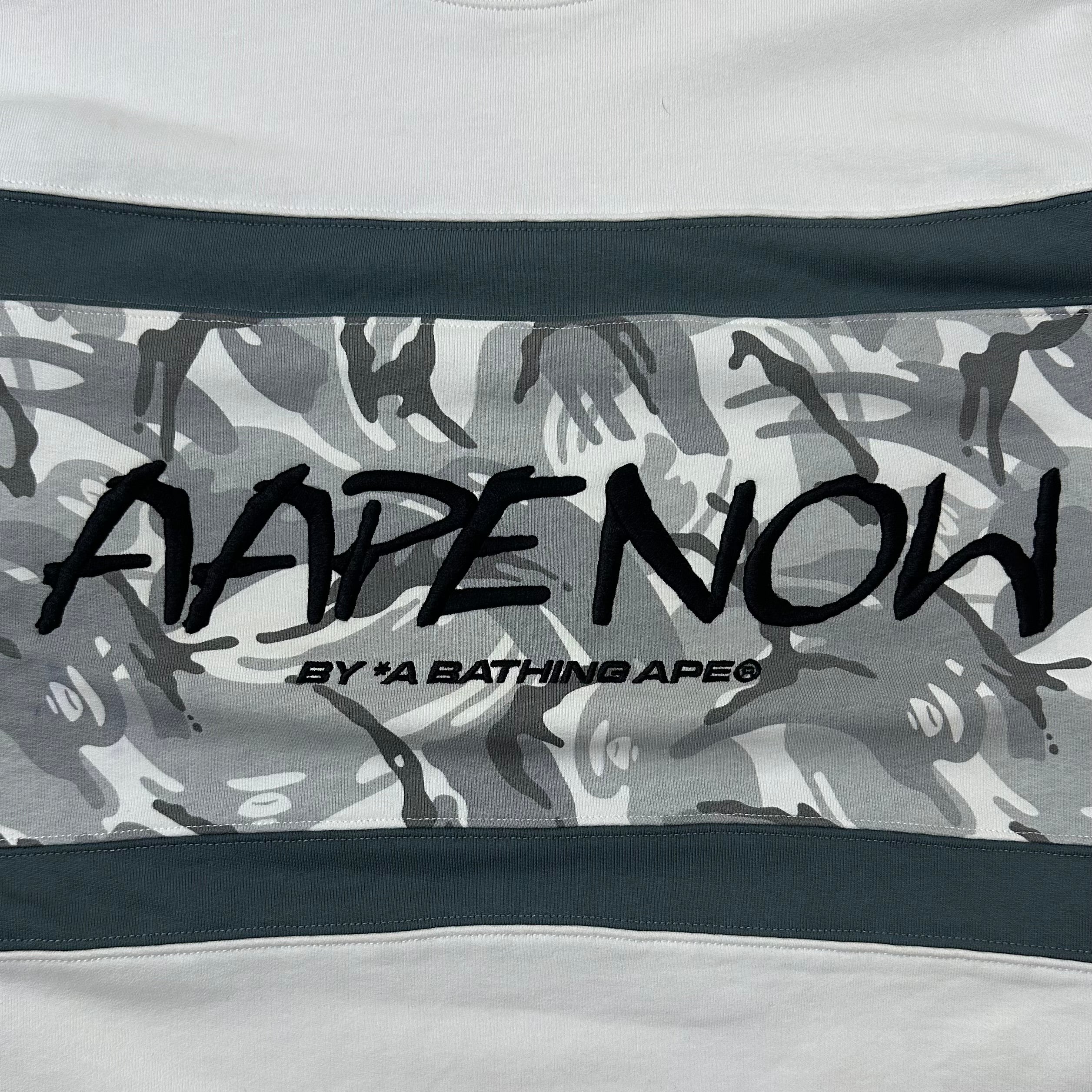 AAPE Crewneck Sweatshirt in White (Size XL)