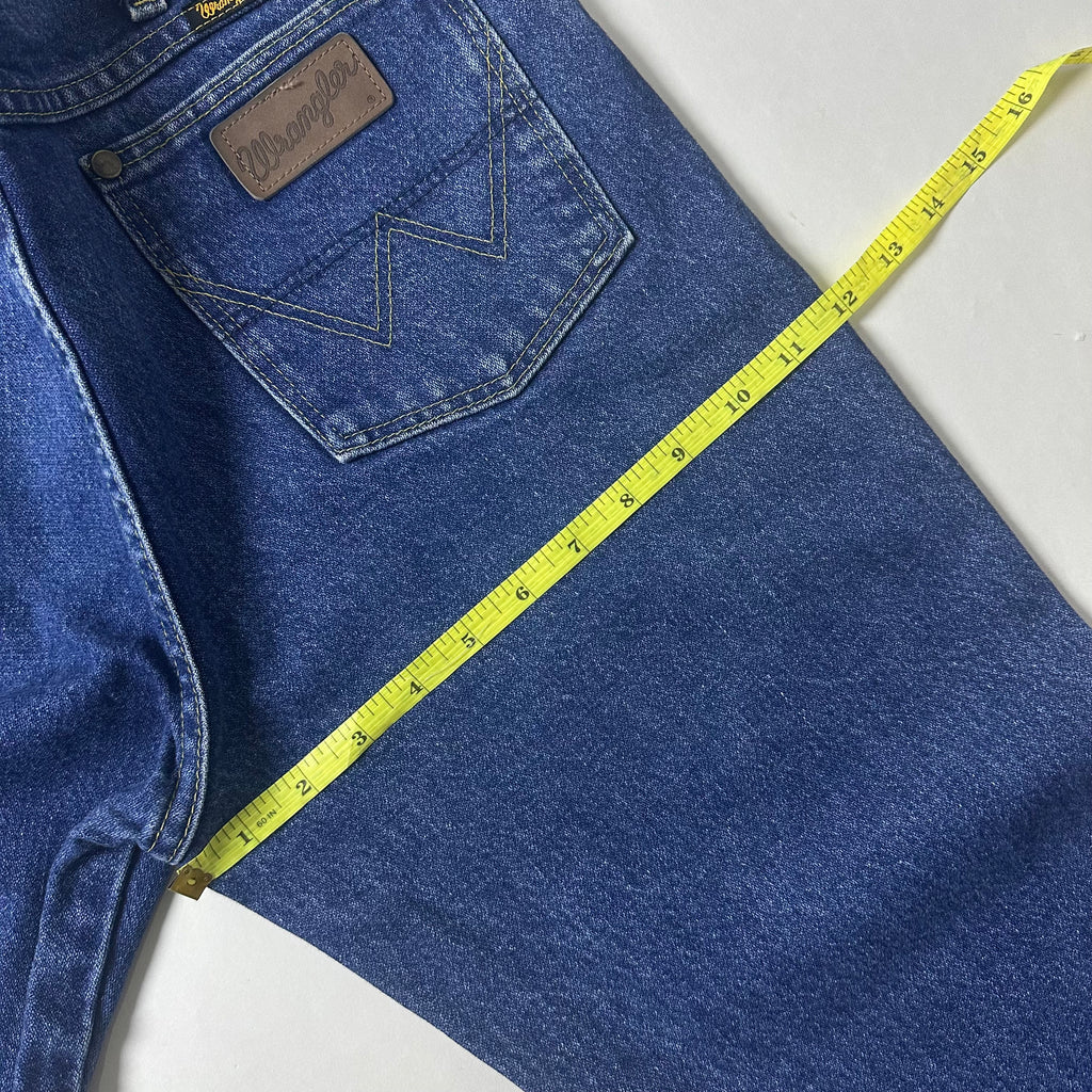Wrangler George Strait Cowboy Cut Slim Fit Jeans in Heavyweight Stone Denim (Size 32)