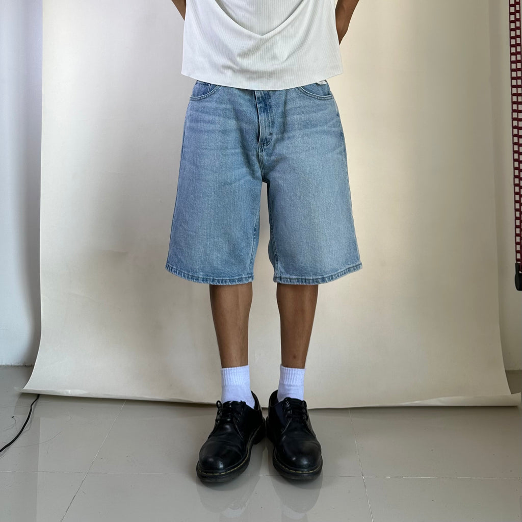 BRAND NEW Wrangler Relaxed Fit Blue Light Wash Jorts (Size 34) - SOLD