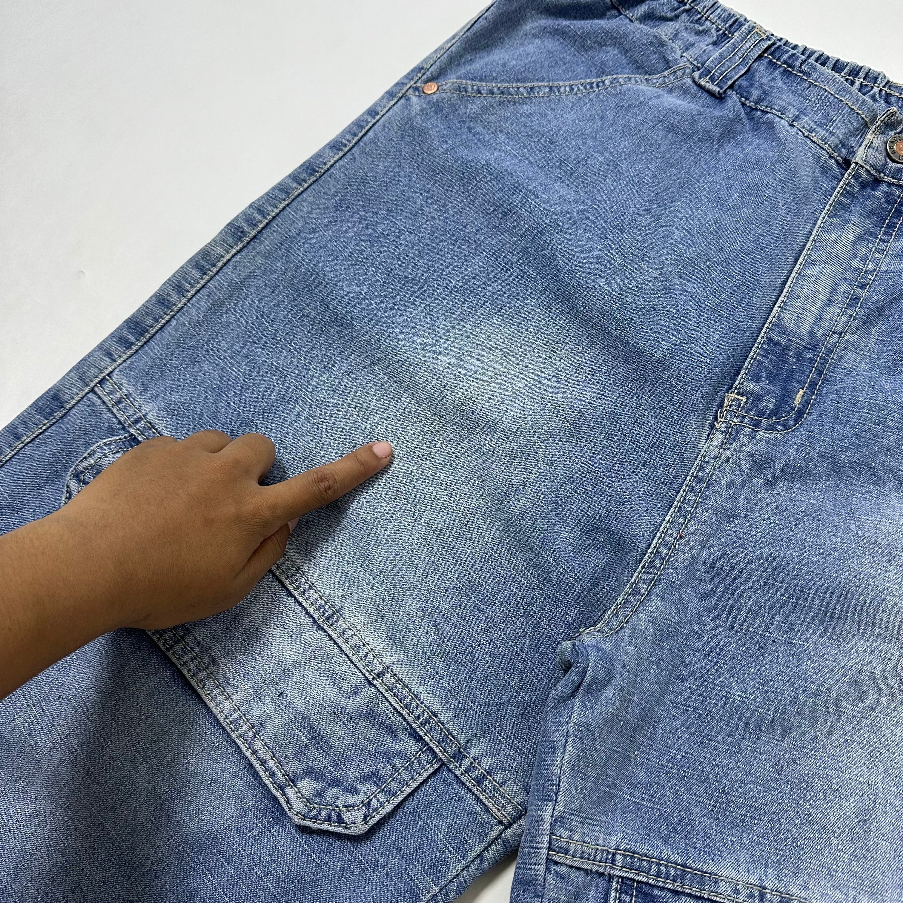 Akademiks Bootleg Baggy Long Jorts (Size 34-36)
