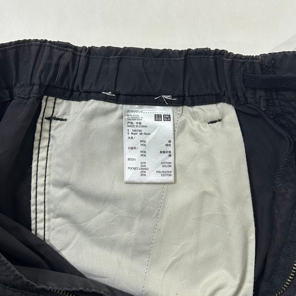 Uniqlo Nylon Cargo Pants in Dark Gray (Size 28-32)