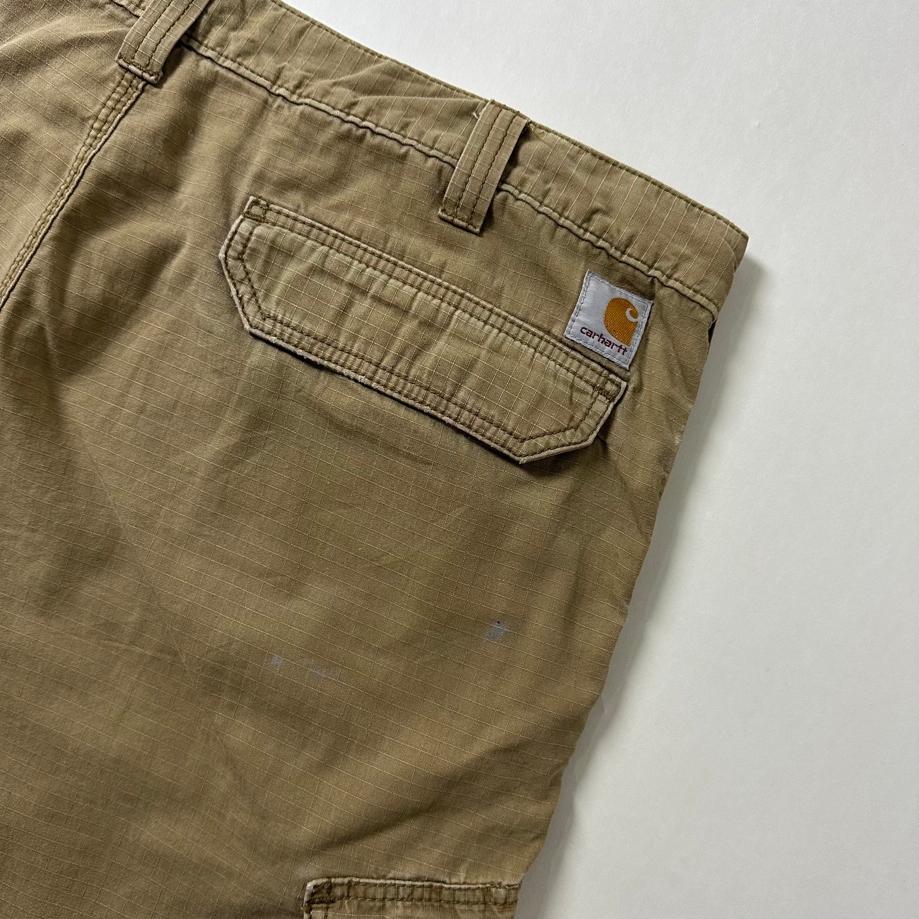 Carhartt Relaxed Fit Cargo Shorts in Brown (Size 40)
