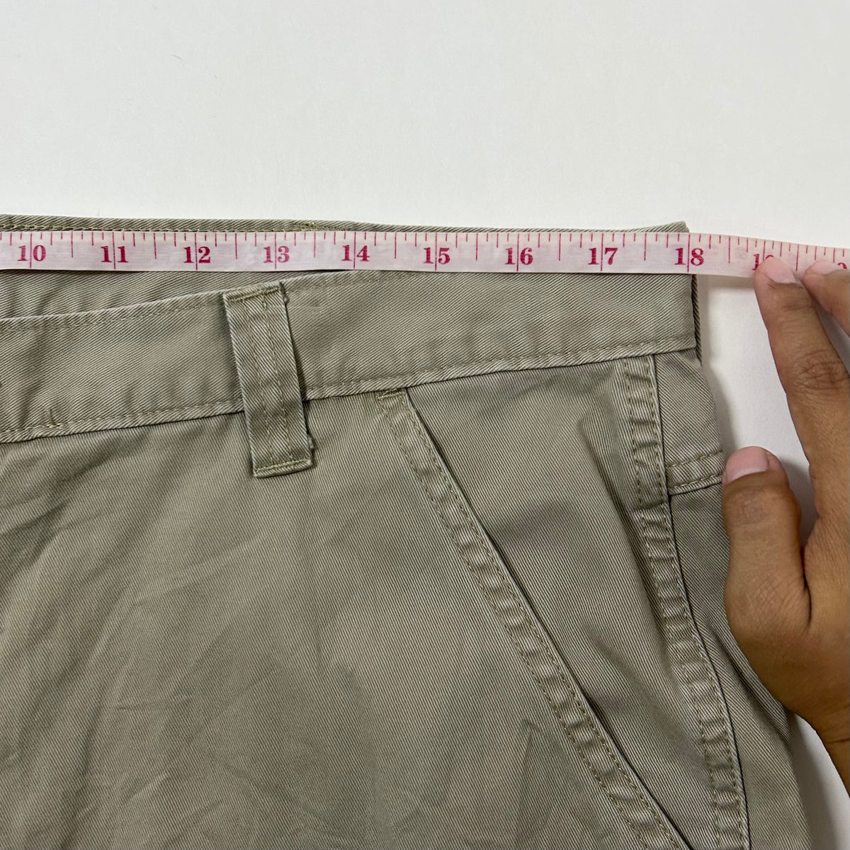 Wrangler Cargo Pants in Khaki (Size 36) — SOLD