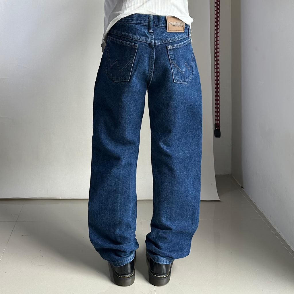 Wrangler Rugged Wear Classic Fit Jeans in Prewashed Denim (Size 31)