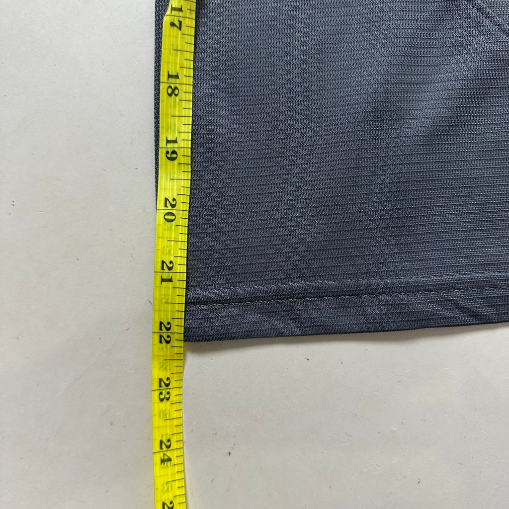 NIKE Big Swoosh Dri-fit Shorts in Gray (Size 32-40)