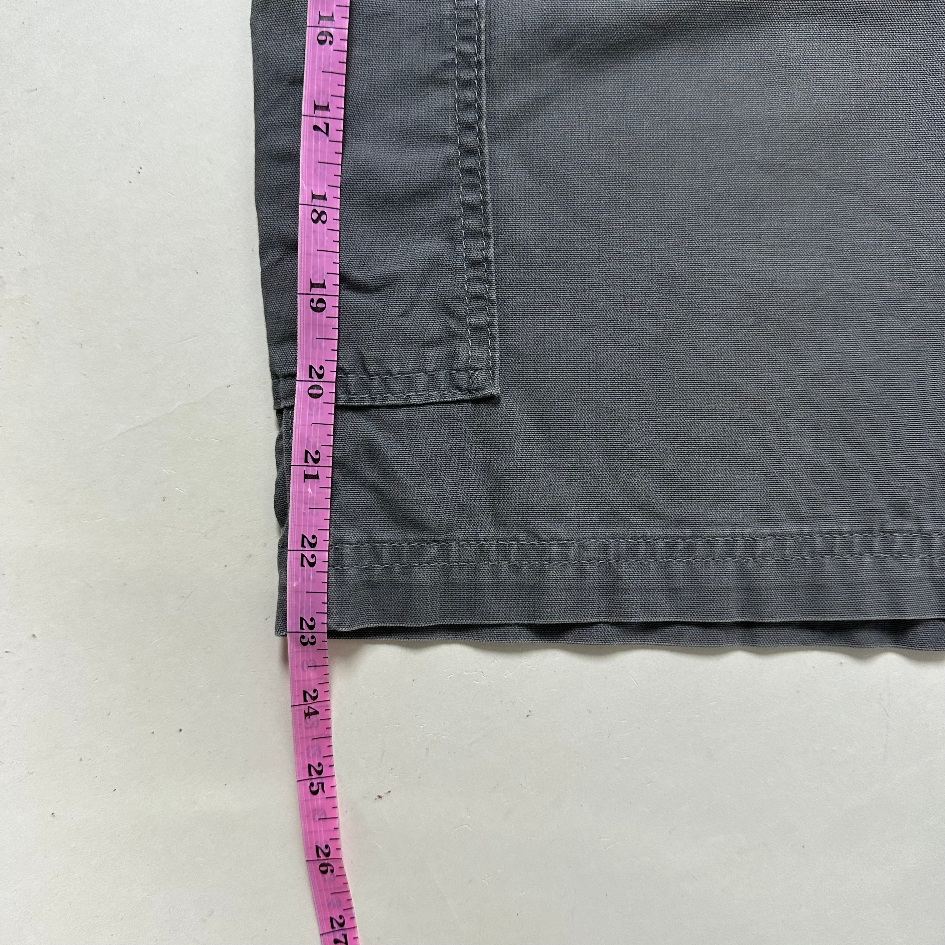 Carhartt B147 Original Fit Carpenter Shorts in Fatigue/Gray (Size 38)