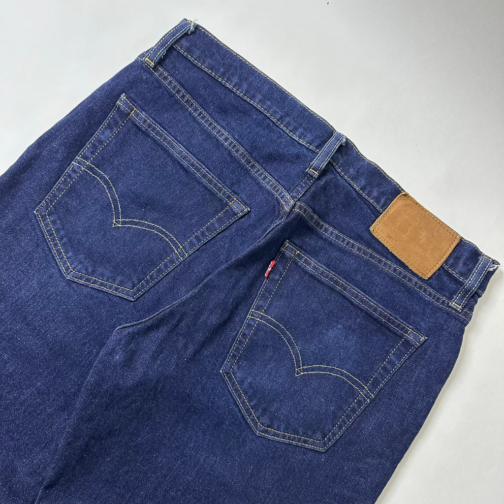 Levi’s 541 Premium BIG “E” Athletic Taper Fit Jeans in Mid Knight-Dark Wash (Size 32-33)