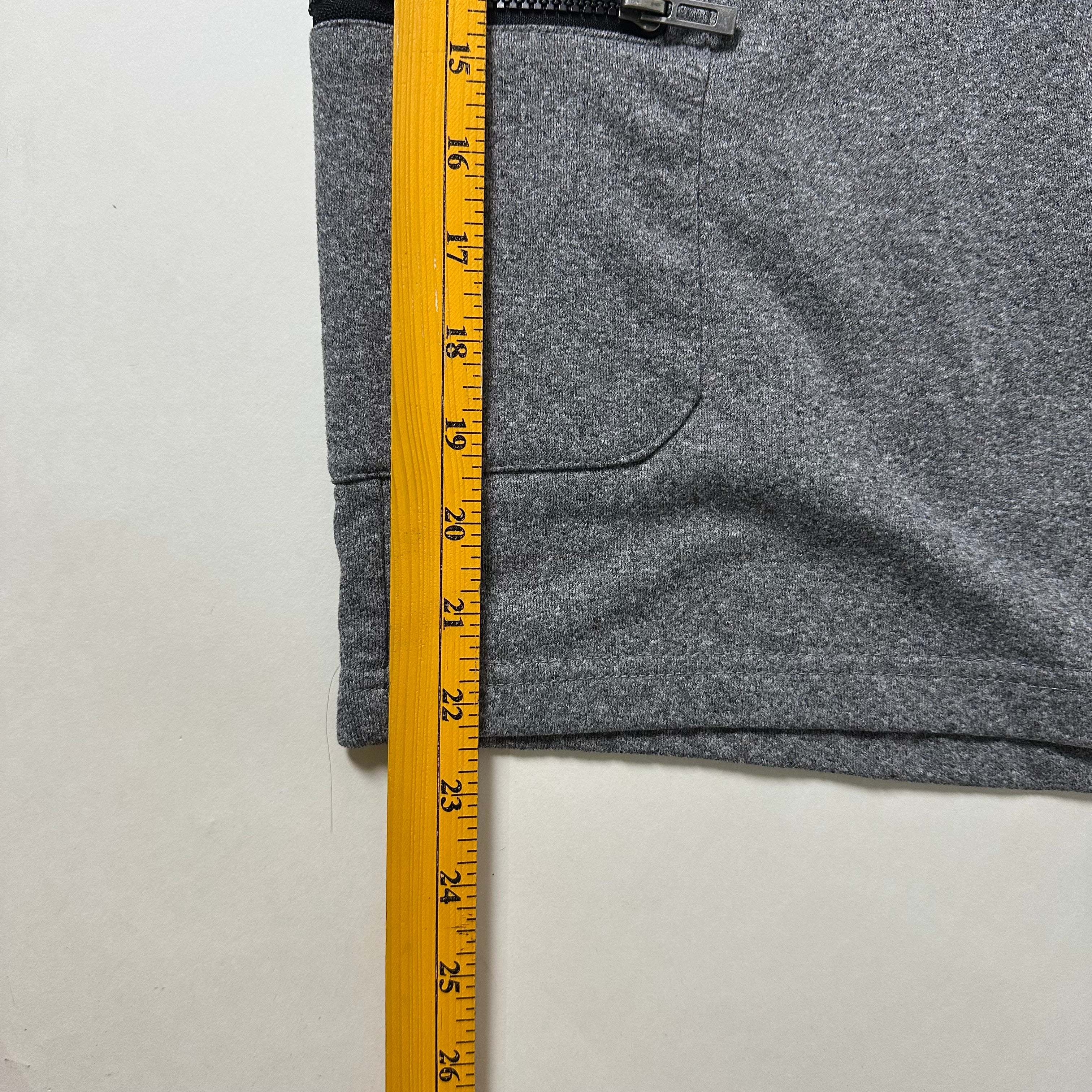Echo Unlimited Cargo Sweat Shorts in Gray (Size 30-36)