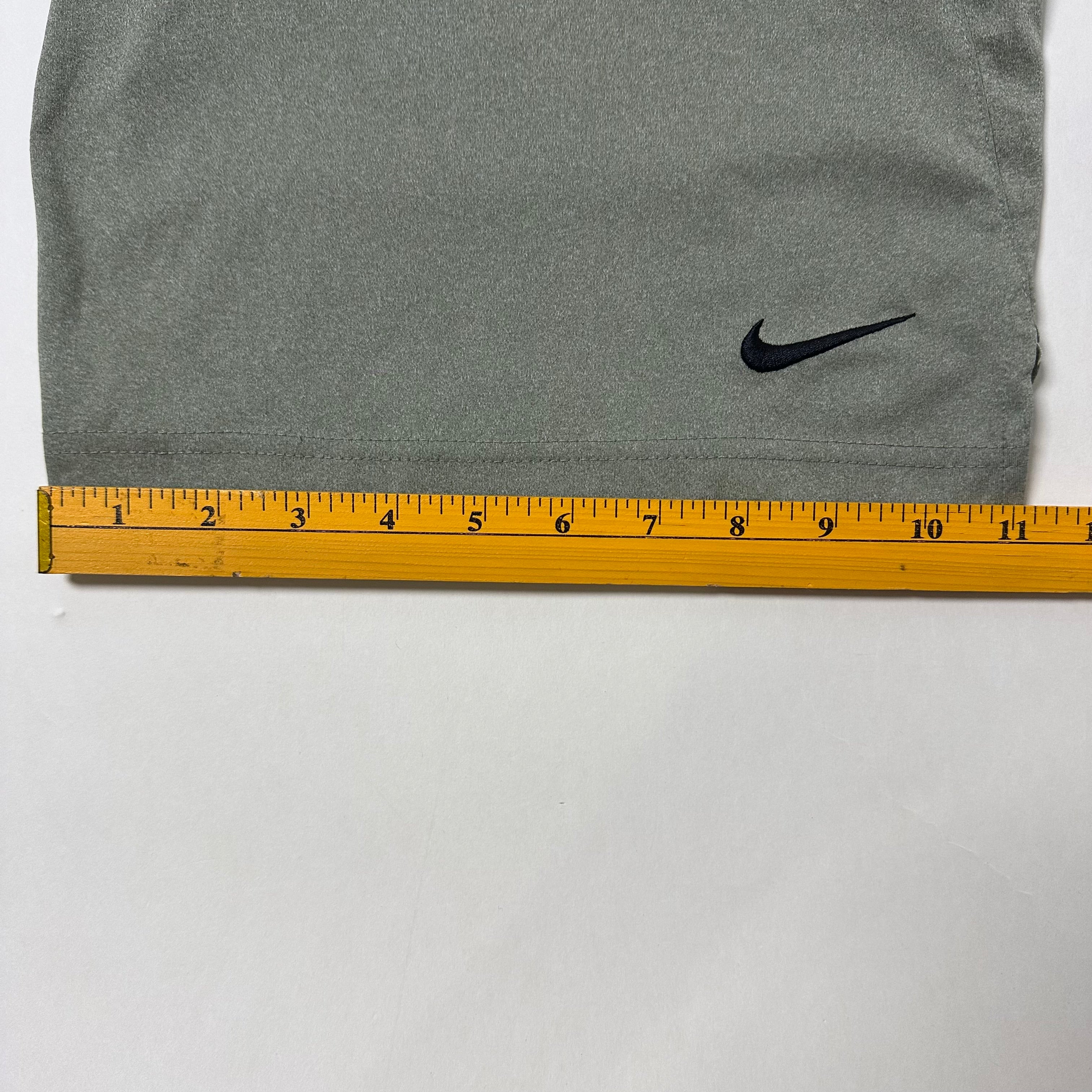 Nike Dri-FIT Men’s training shorts (Size Small 26-32) - SOLD