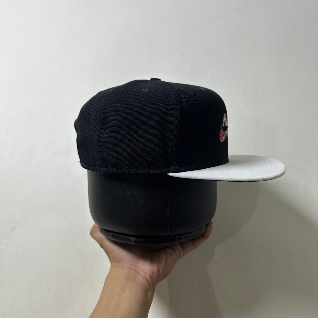Nike SB Snapback Cap in Black & White with Floral Logo (One Size)