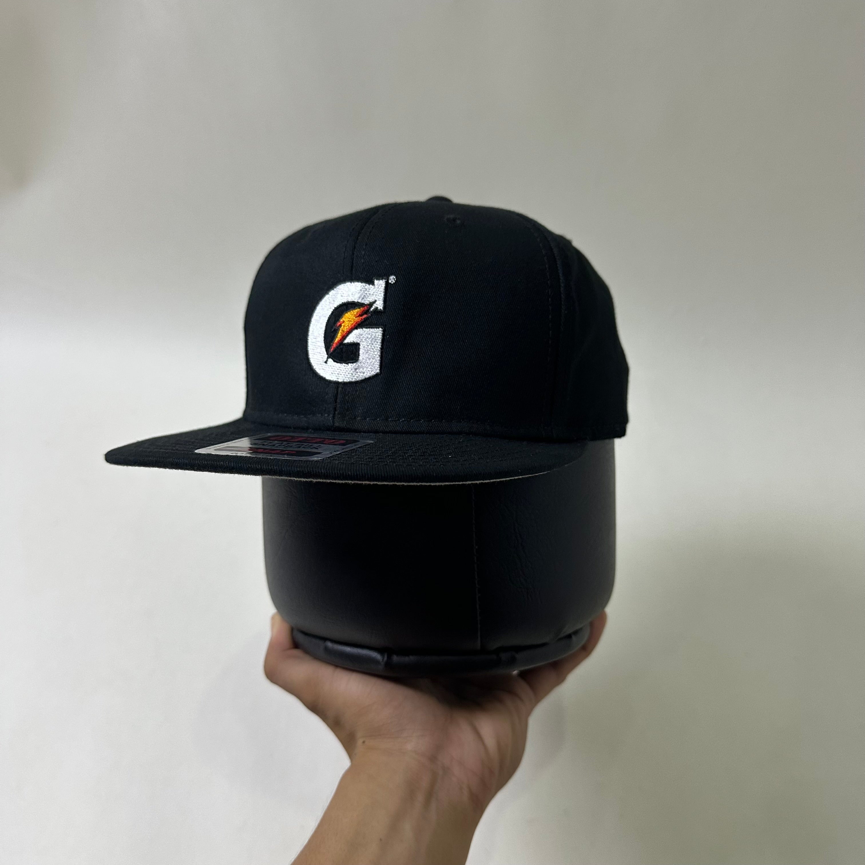 Gatorade by OTTO Flat Bill Snapback Cap in Black (One Size)