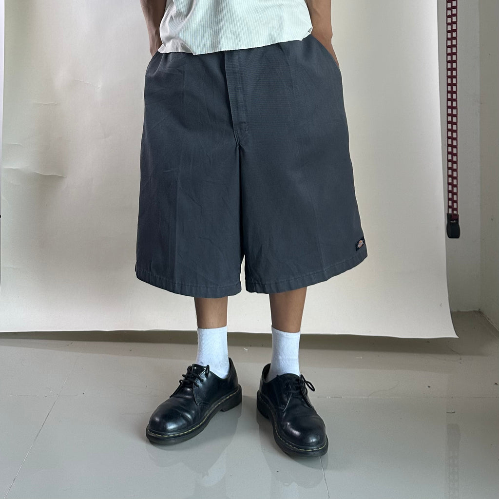 DICKIES Double Patch Shorts in Gray (Size 42)