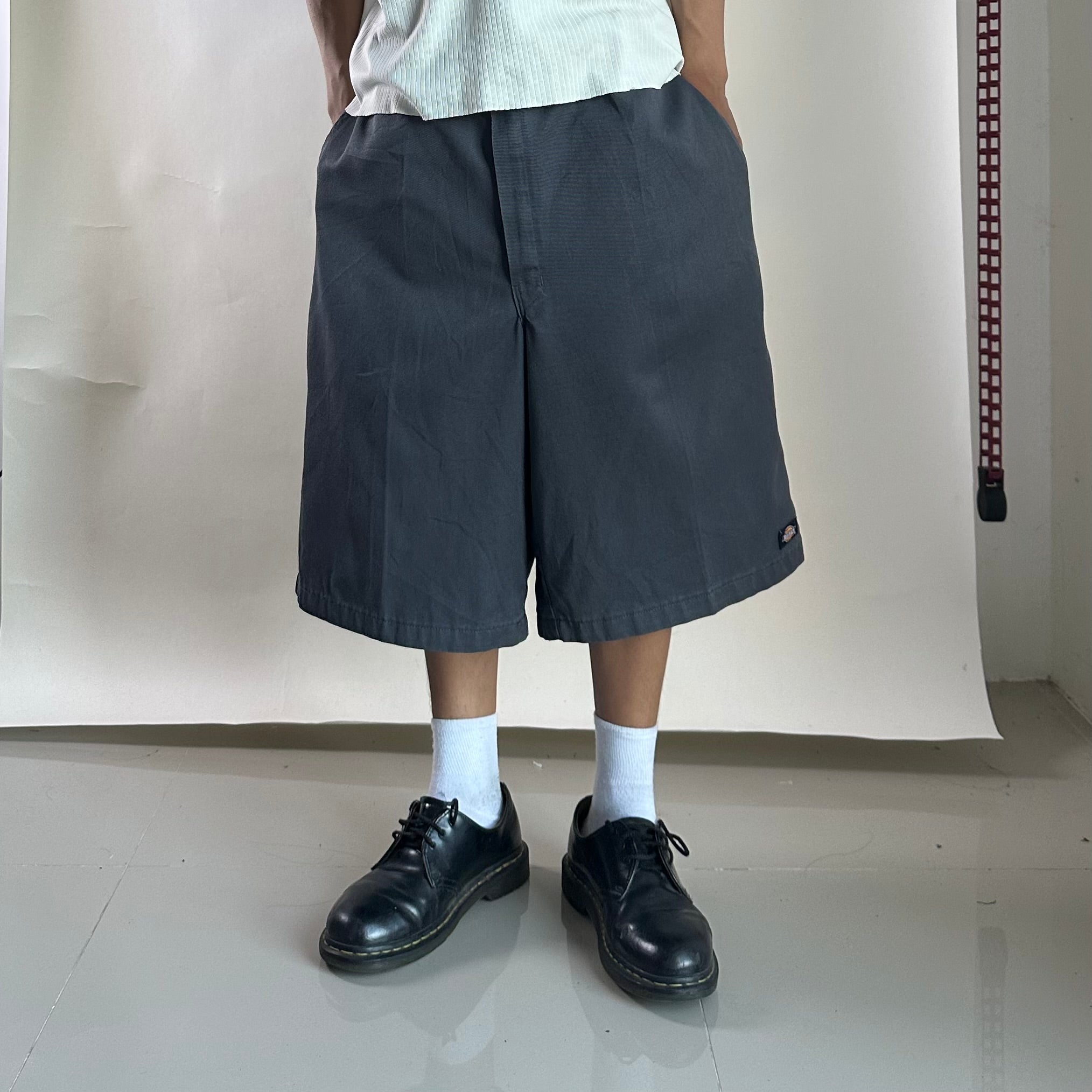 DICKIES Double Patch Shorts in Gray (Size 42)