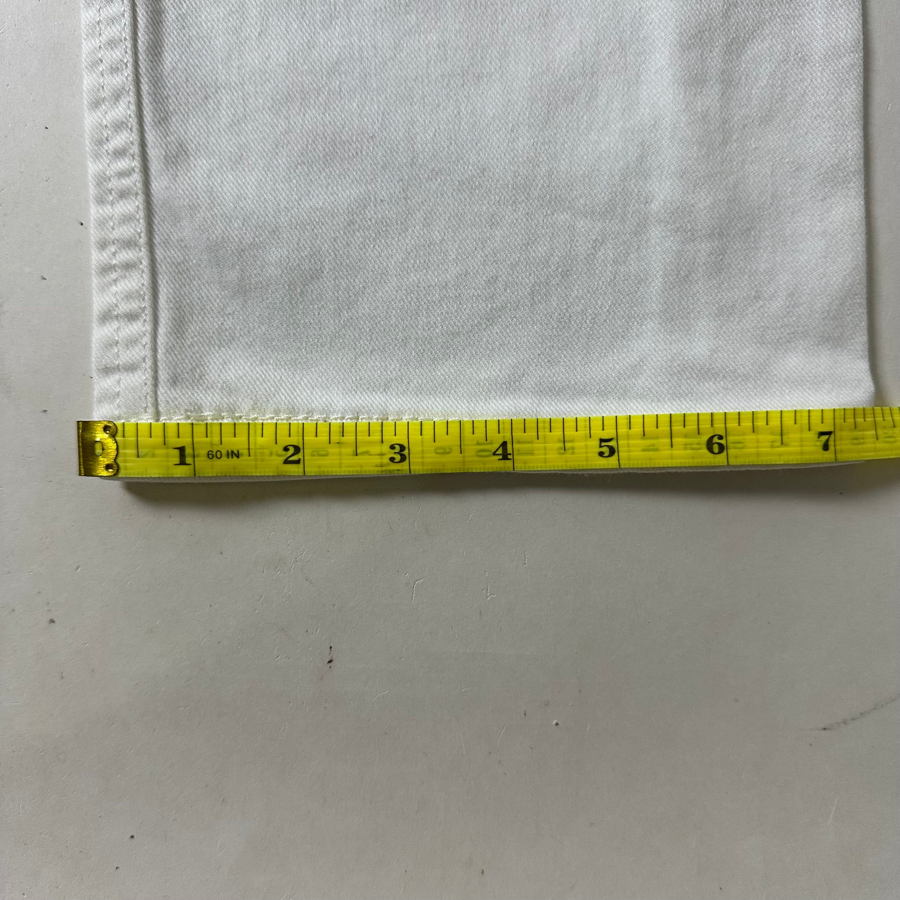 Levi’s 541 Athletic Taper Fit Jeans in White (Size 31-32)