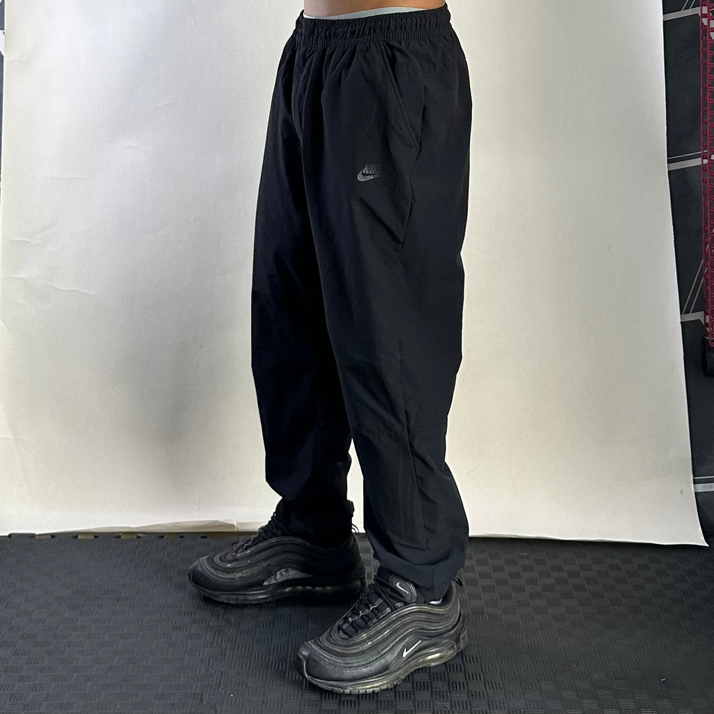 Nike Lightweight Training Pants in Black (Size 28-36)