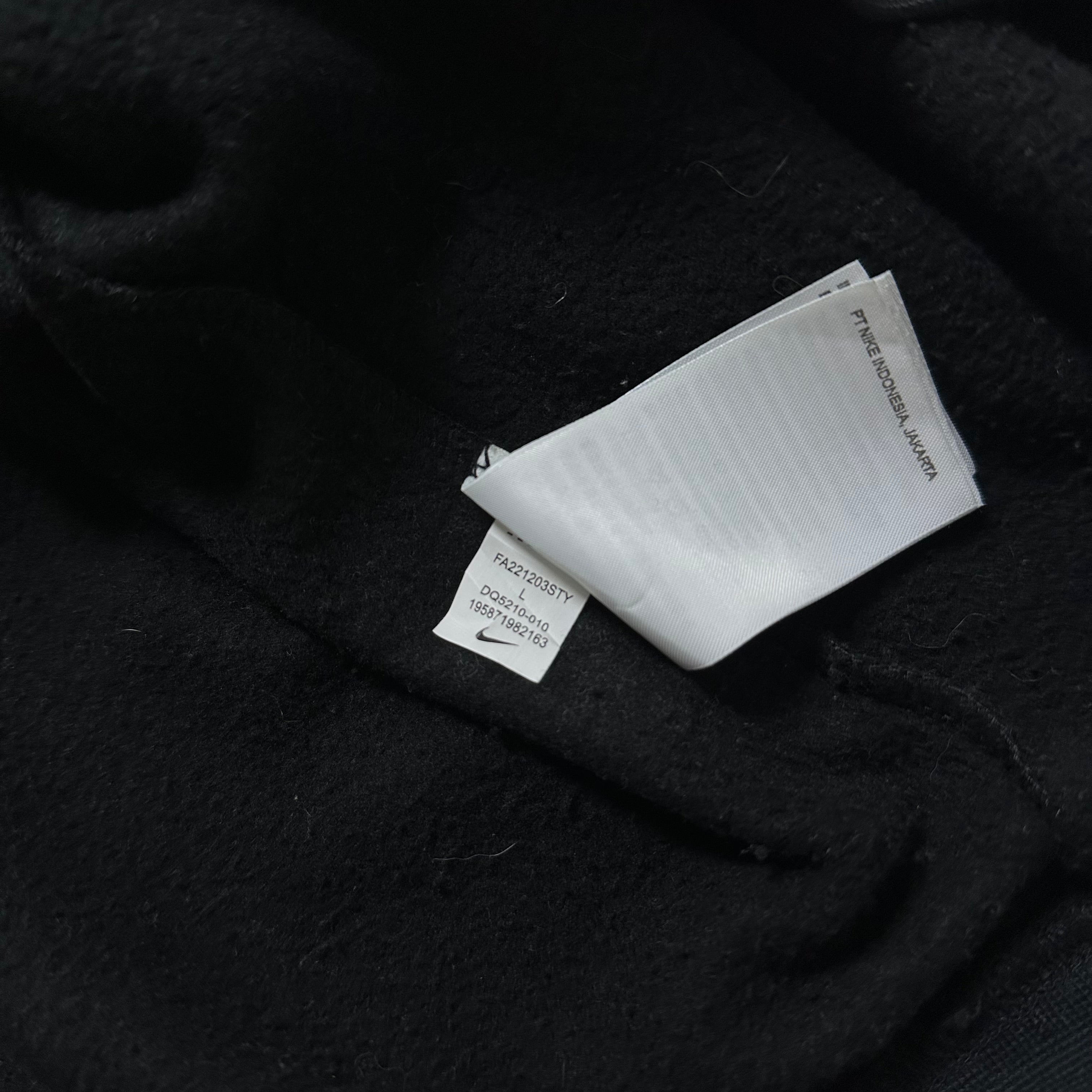 Nike Quarter-Zip Fleece Jacket in Black (Size Large) — SOLD