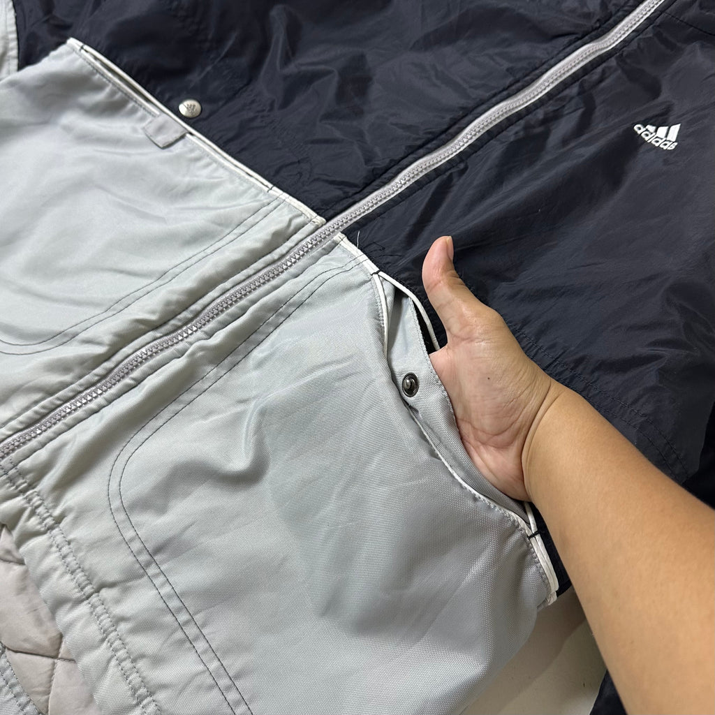 Vintage Adidas Windbreaker Jacket in Two-toned (Size Large) Boxy Fit