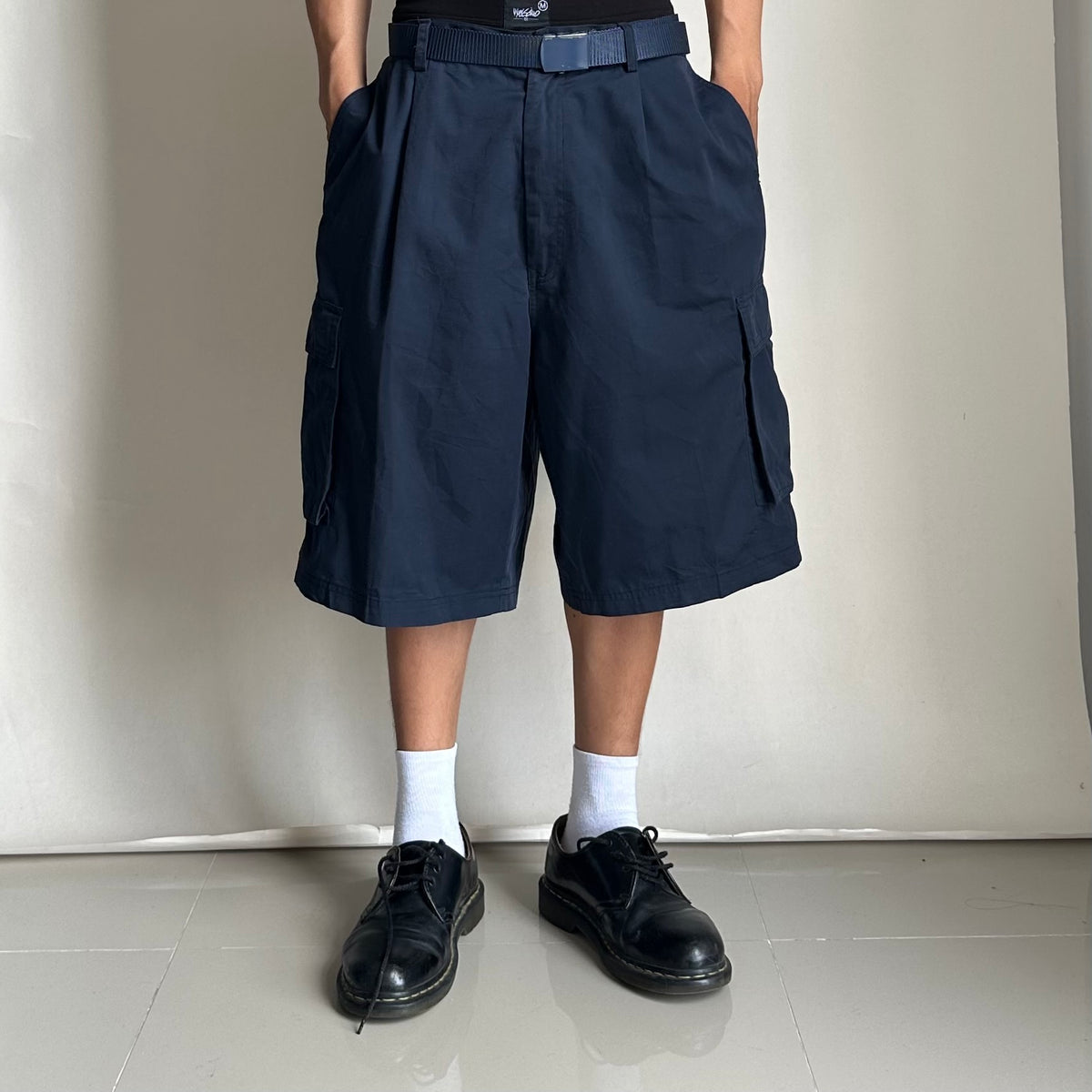 Pleated Cargo Shorts in Navy Blue (Size 36)