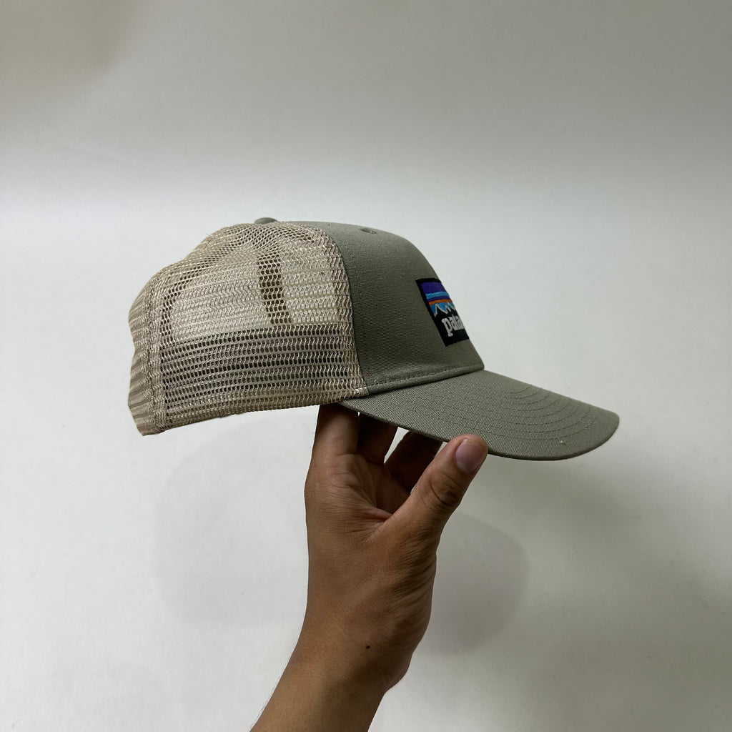 Patagonia P-6 Logo LoPro Trucker Hat in Garden Green (One Size) — SOLD