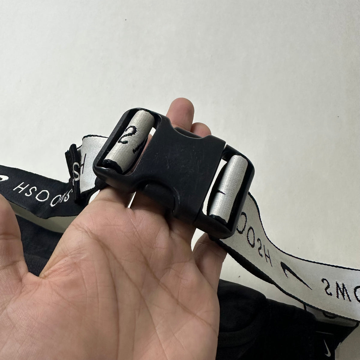 Nike Heritage Belt Bag “All Over Swoosh” in Black