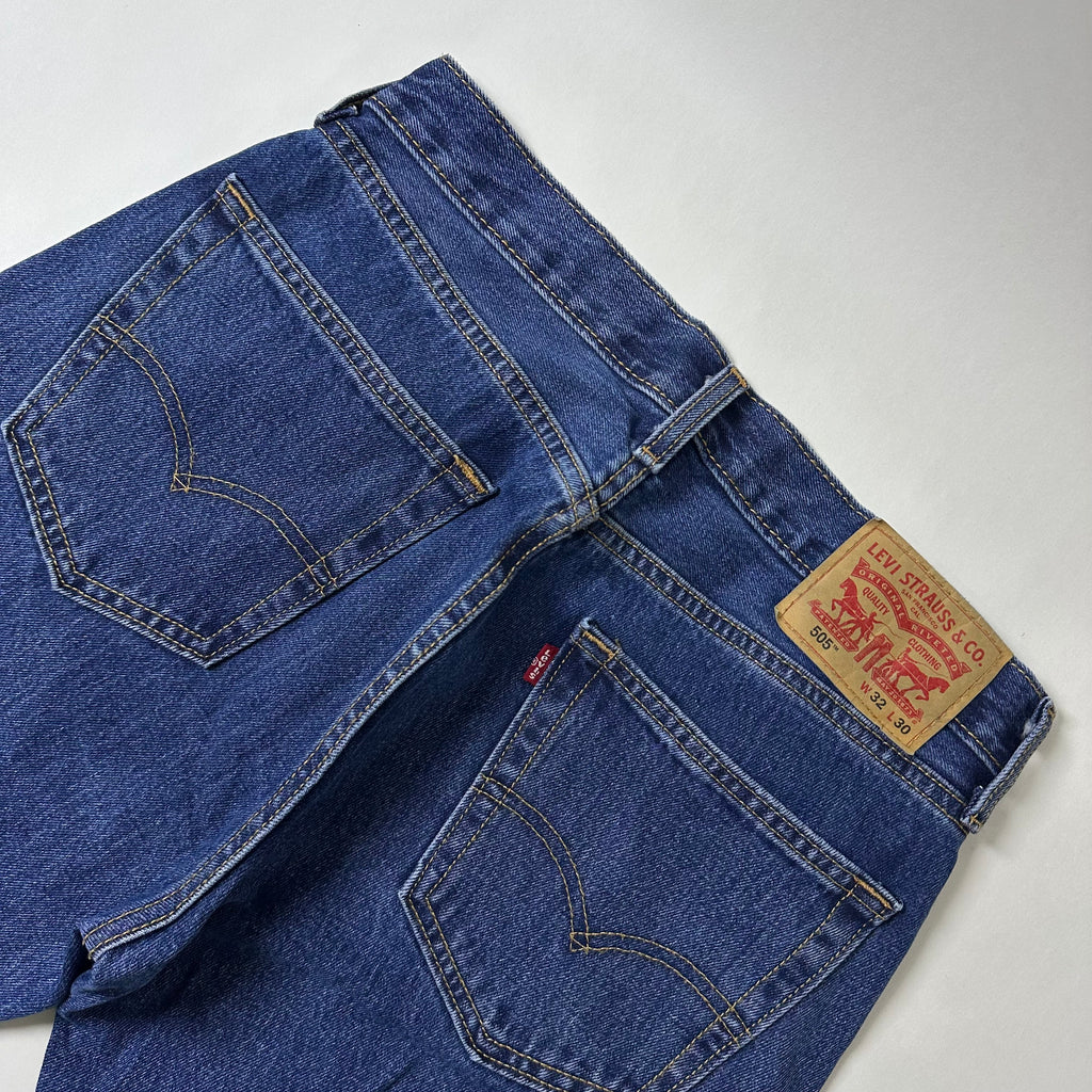 Levi’s 505 Regular Straight Fit Jeans in Dark Stonewash (Size 32)
