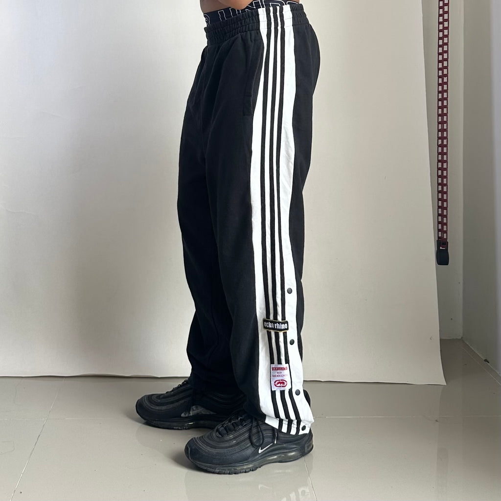 ECKO Unlimited Sweat Pants in Black (Size 30-32) — SOLD