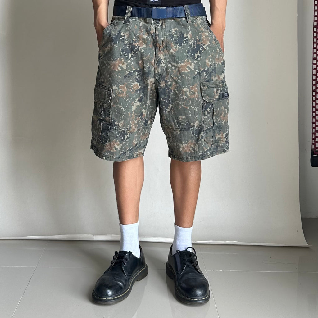 Wrangler Camouflage Cargo Shorts (Size 36) — SOLD