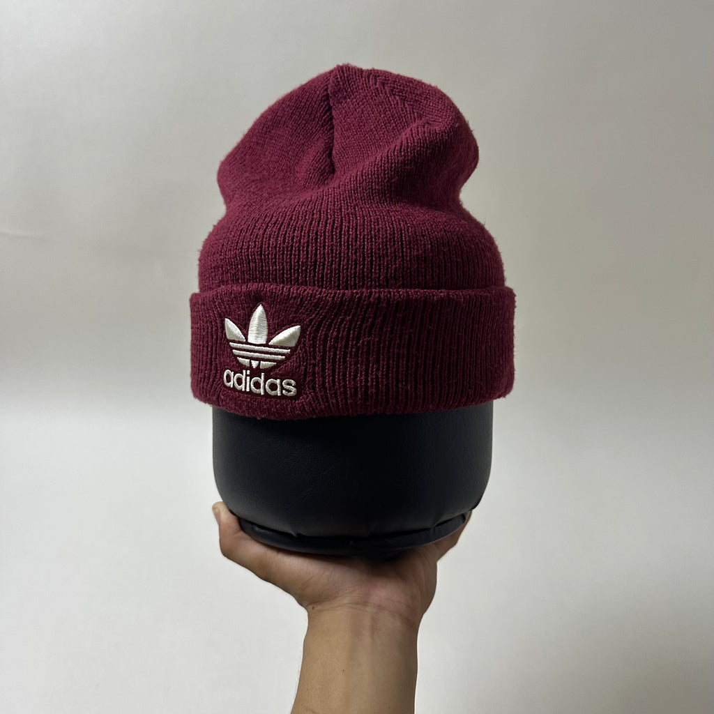 ADIDAS Embroidered Logo Classic Beanie Hat in Maroon (One Size)