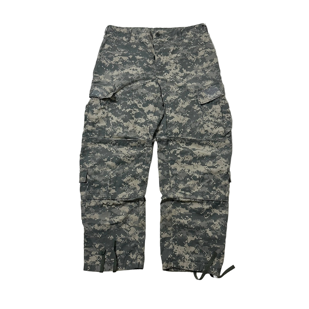 U.S. Army Combat Uniform Pants (ACU) in Universal Camouflage Pattern Size M (31-35)