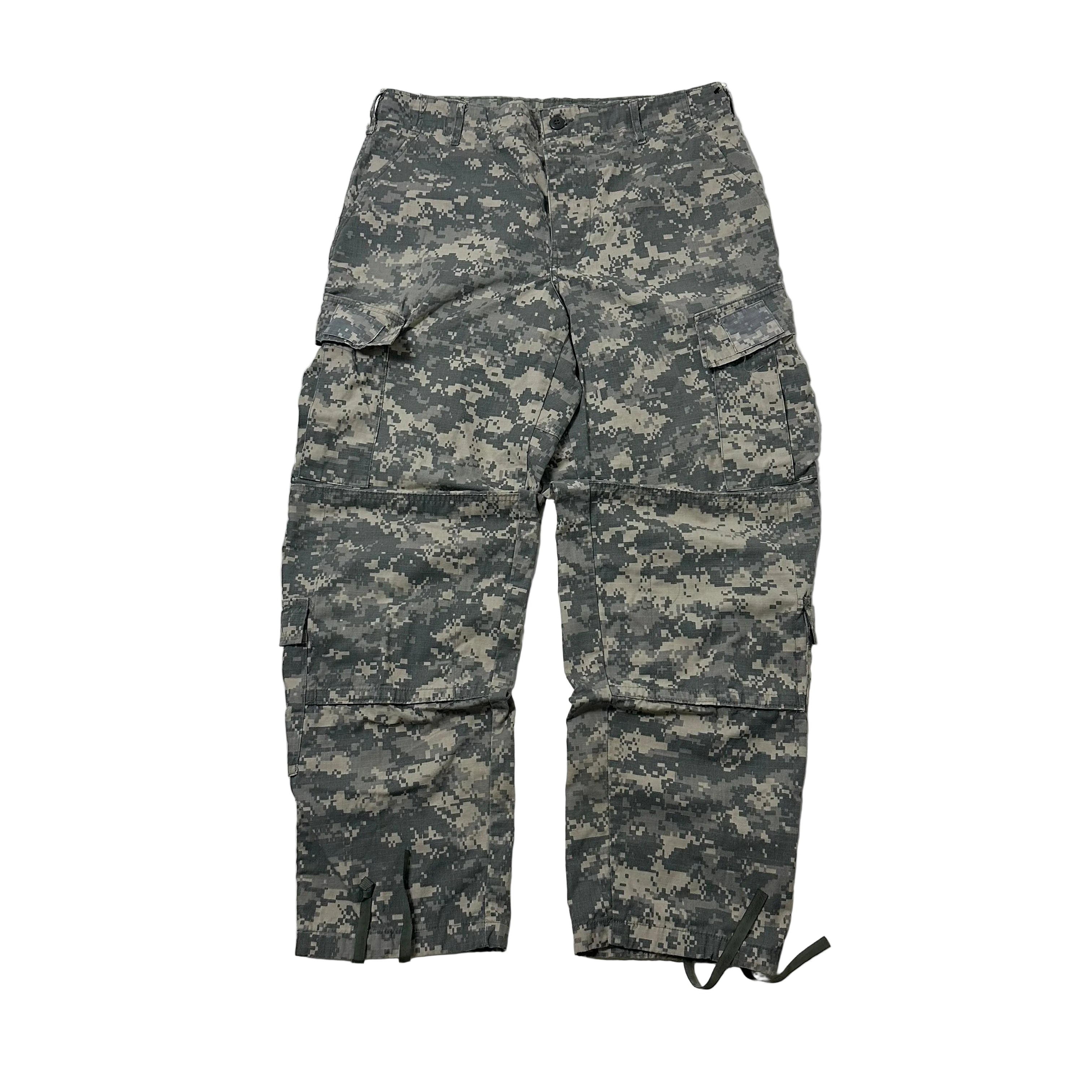 U.S. Army Combat Uniform Pants (ACU) in Universal Camouflage Pattern Size M (31-35)
