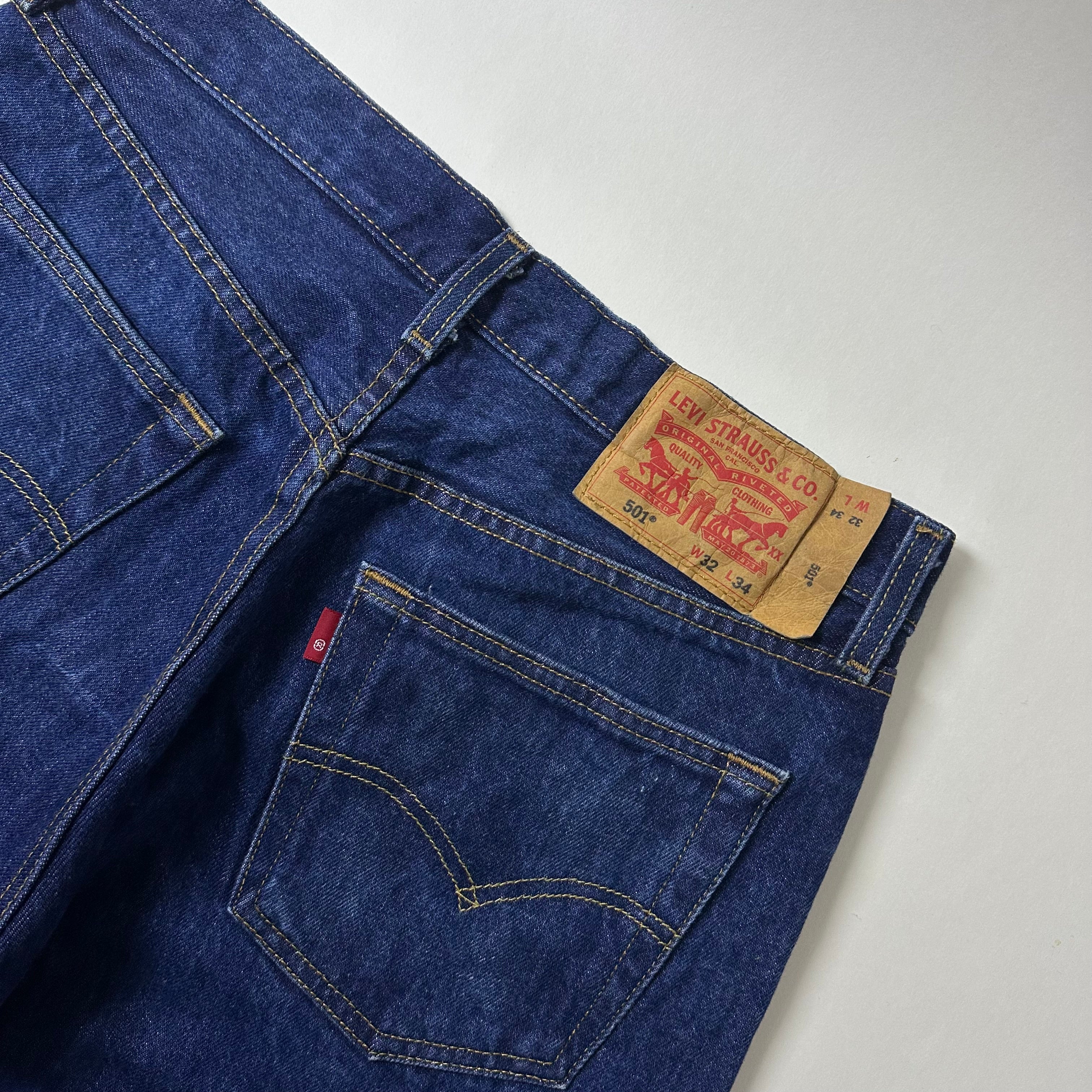 Levi’s 501 Original Fit Jeans Extended Patch in Classic Indigo Dark Wash STF (Size 32)