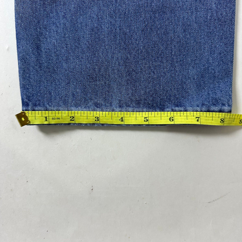 Levi’s 550 Relaxed Fit Jeans in Stonewash (Size 35-36)