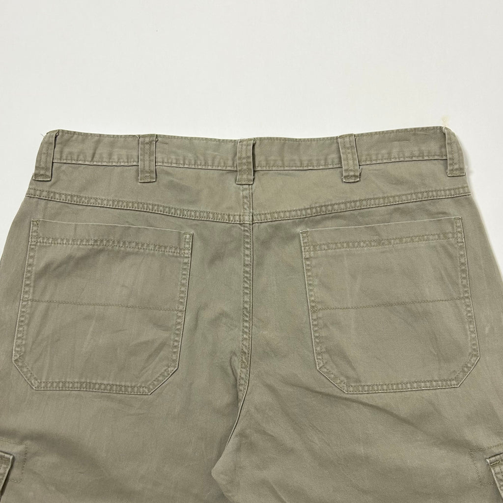 Wrangler Cargo Pants in Khaki (Size 36) — SOLD