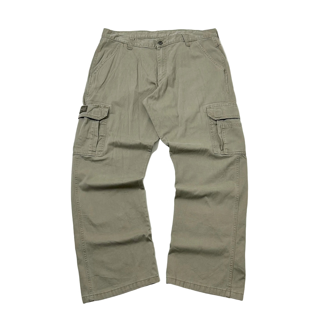Wrangler Cargo Pants in Khaki (Size 36) — SOLD