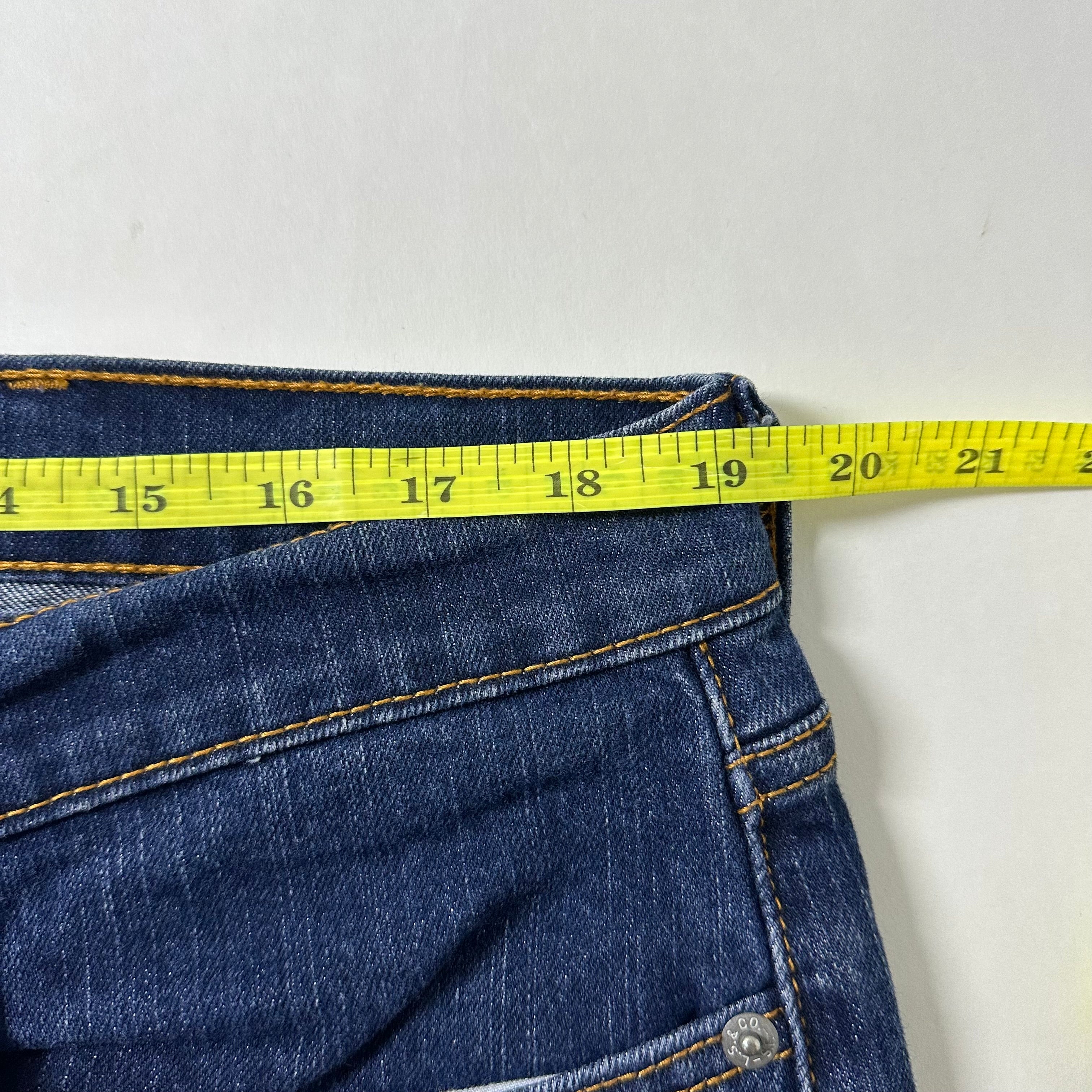 Levi’s 514 Straight Fit Jeans in Dark Rinse - Dark Blue (Size 38)