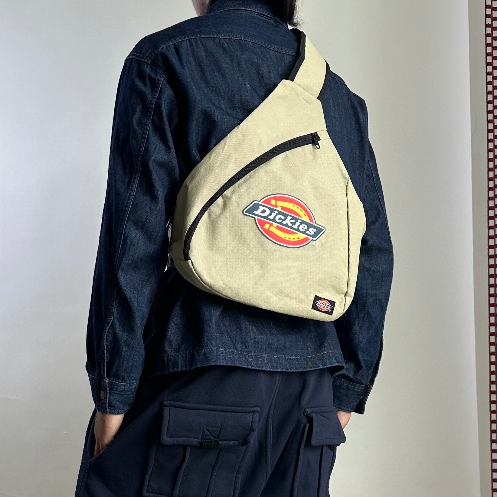Dickies Cross Body Bag in Beige
