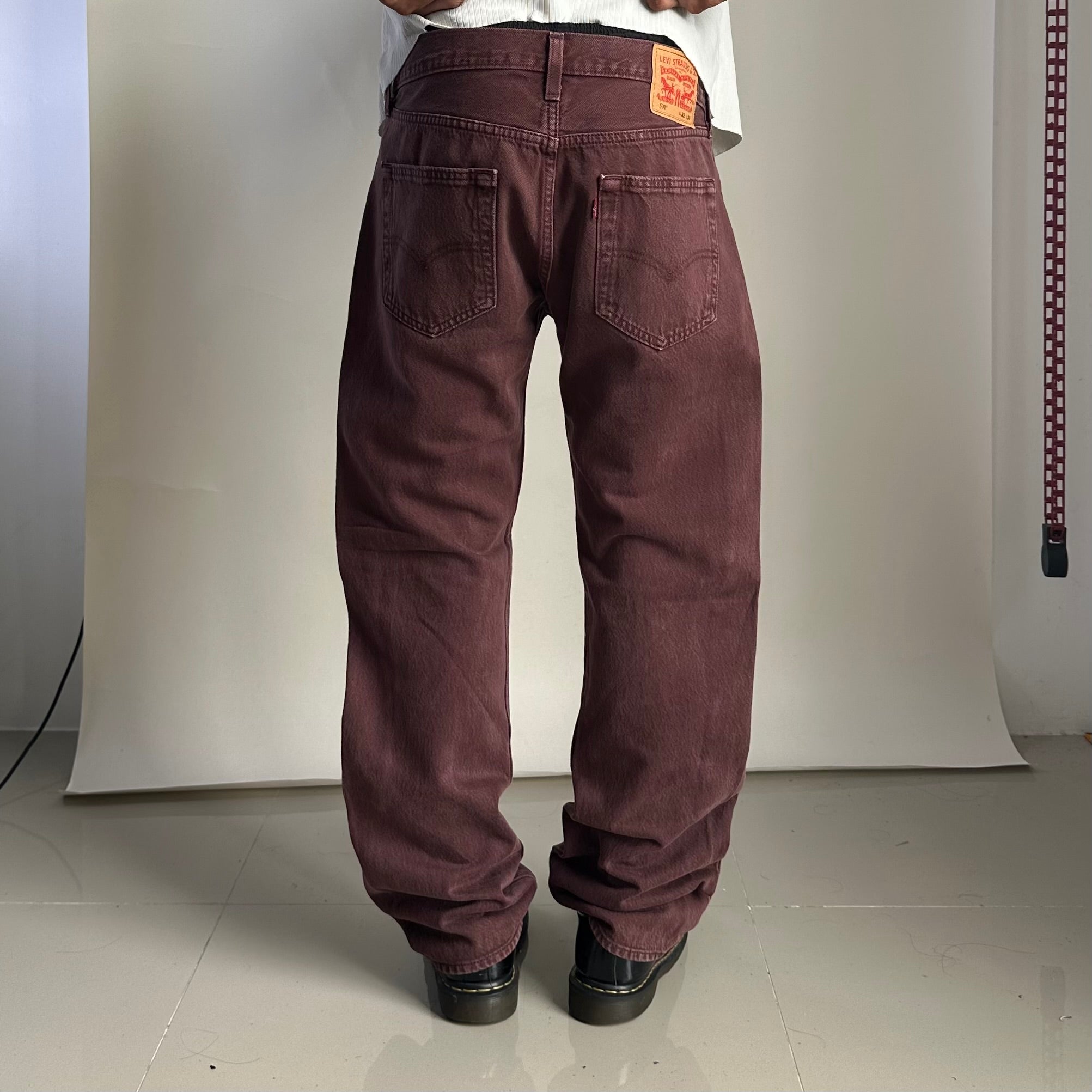 Levi’s 501 Original Fit Jeans Button Fly in Bitter Chocolate/Burgundy Maroon (Size 32)