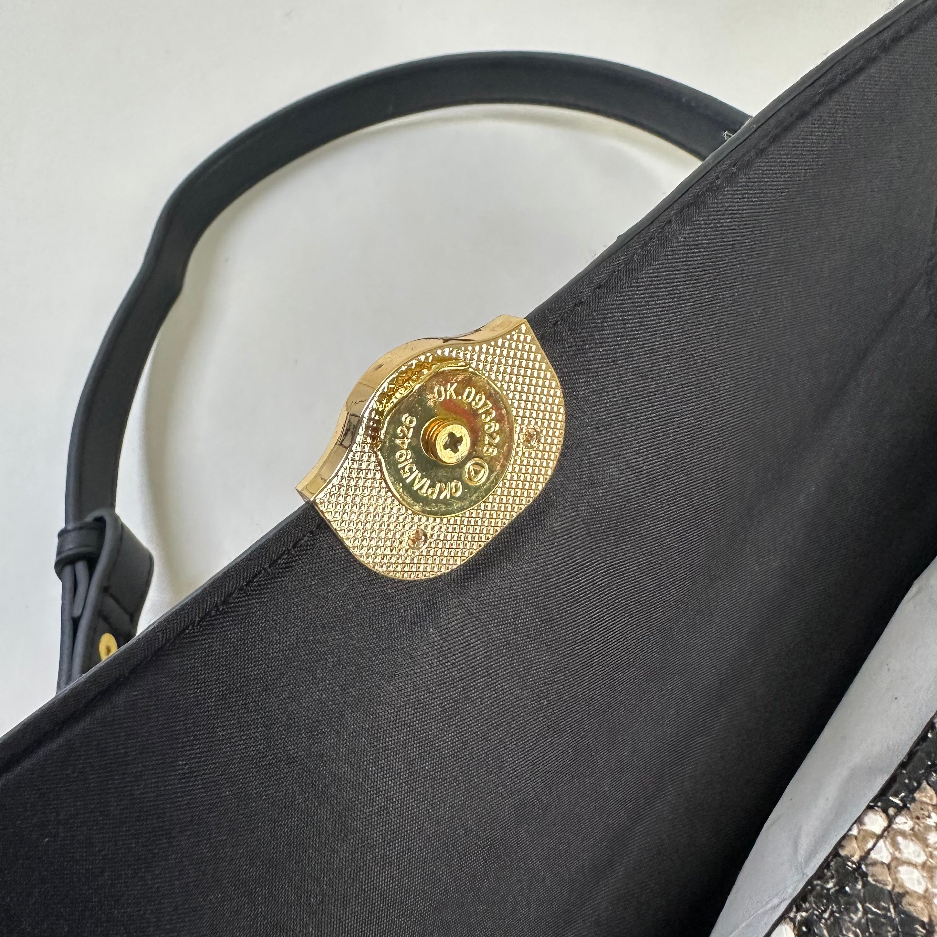 BRAND-NEW Time &Tru Women Shoulder Bag in Snake pattern (One Size)