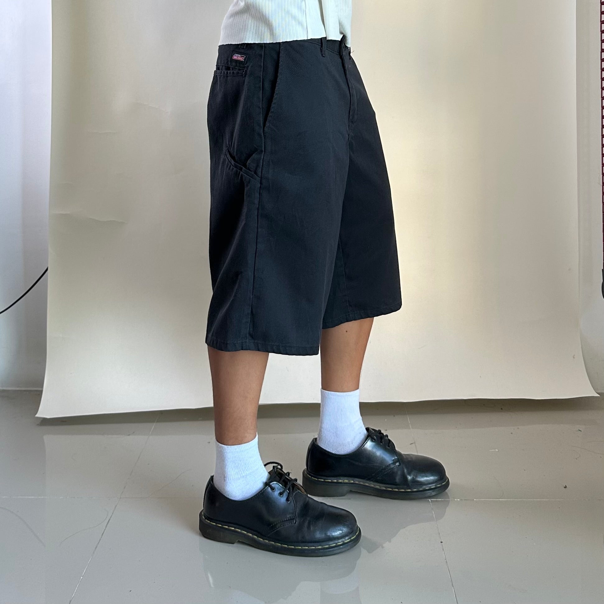 DICKIES Double Patch Shorts in Black (Size 32)