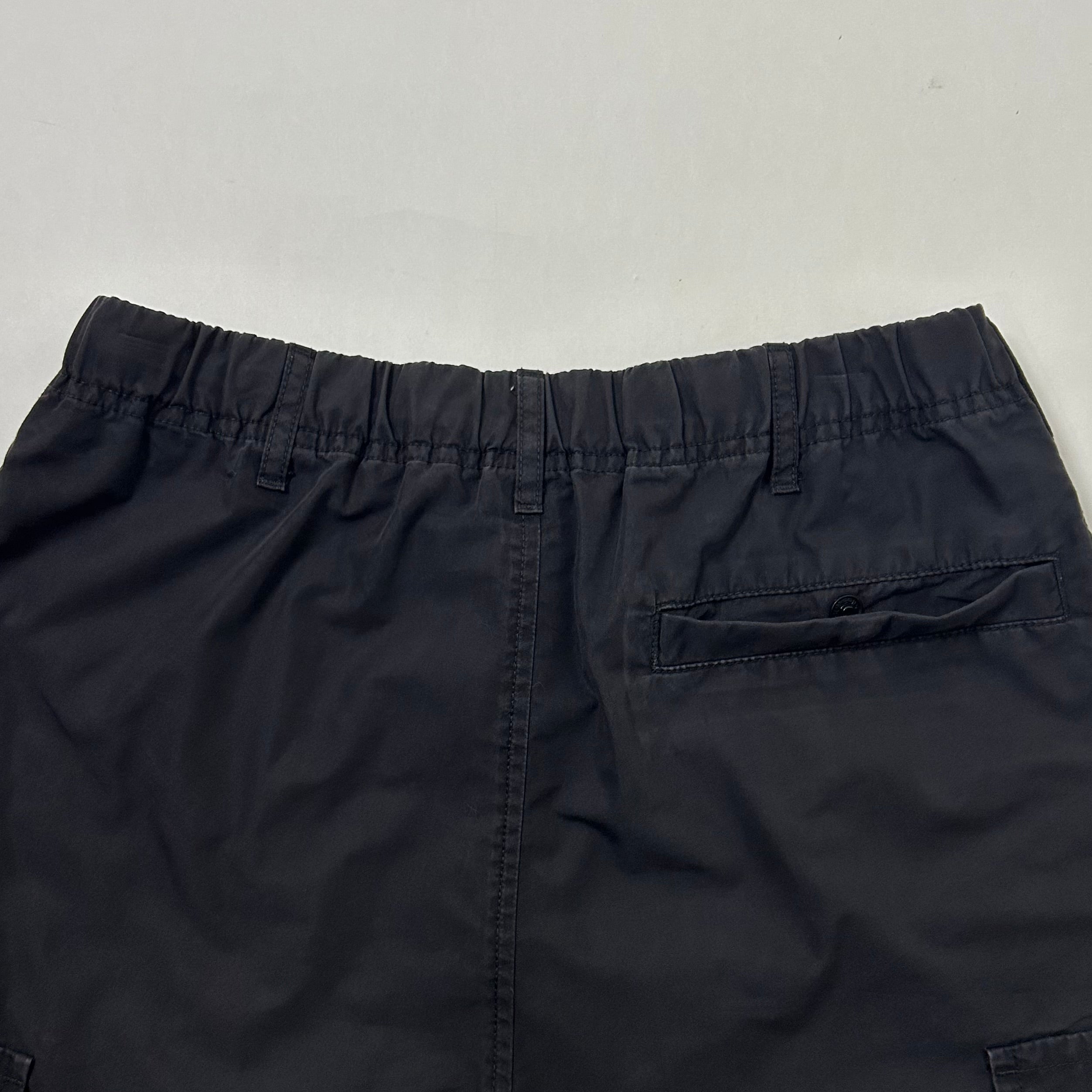 Uniqlo Nylon Cargo Pants in Dark Gray (Size 28-32)